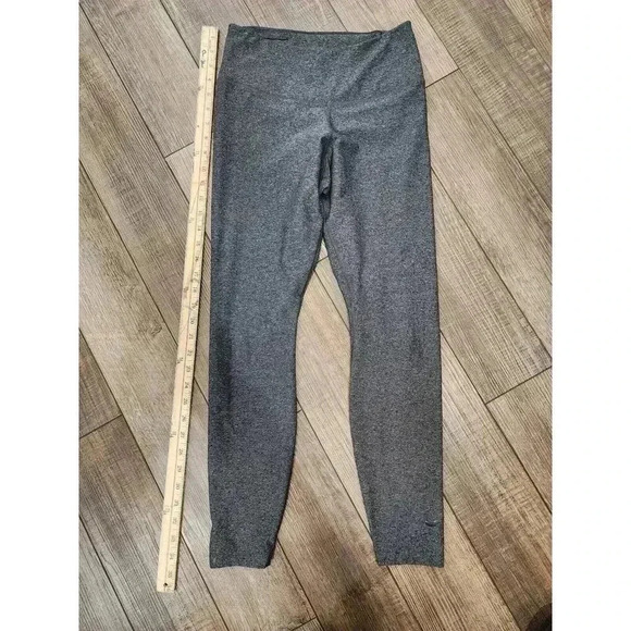 Nike Dri-fit Leggings Women's Size Medium Gray Ribbed Back - Picture 1 of 7